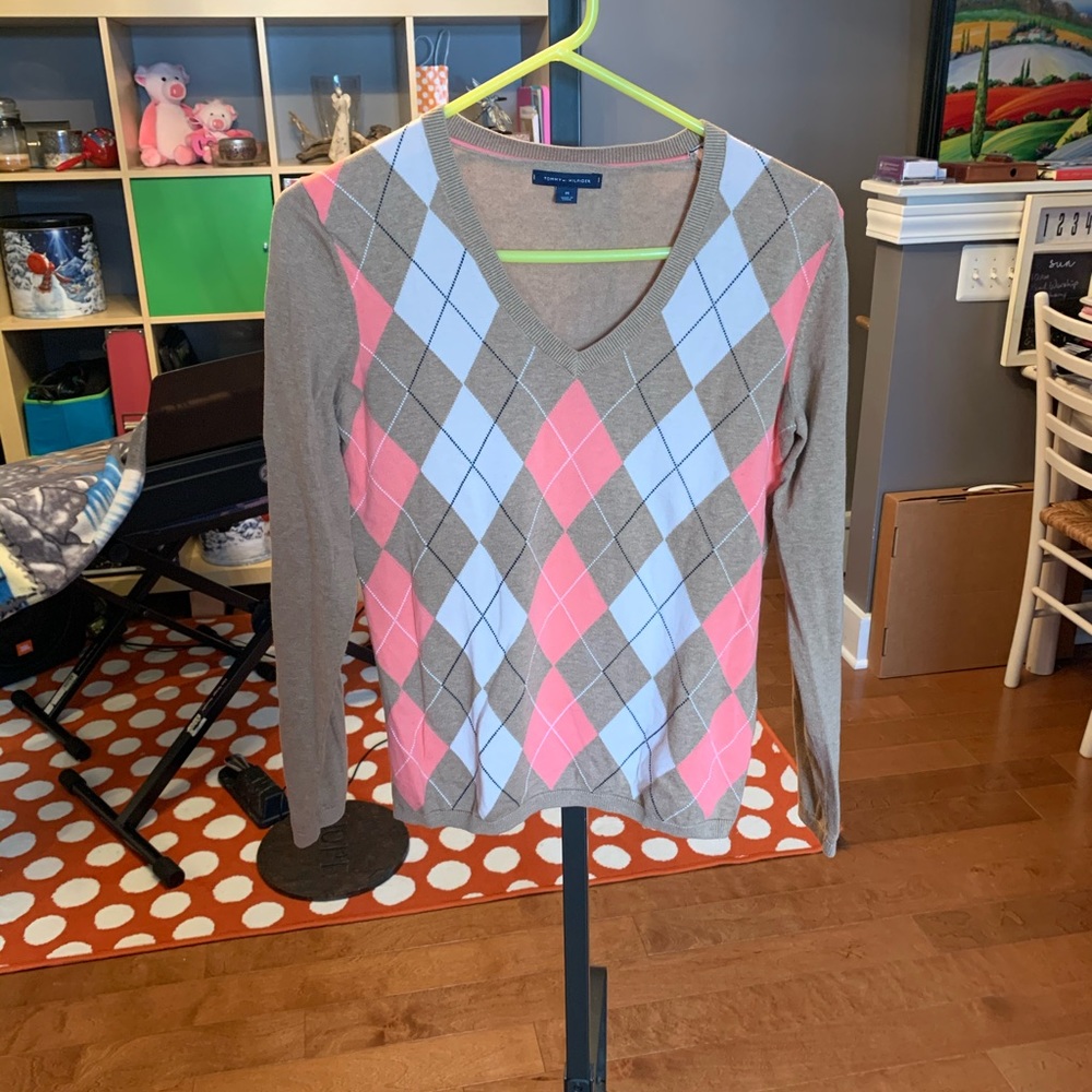 Tommy Hilfiger V-necked thin Sweater